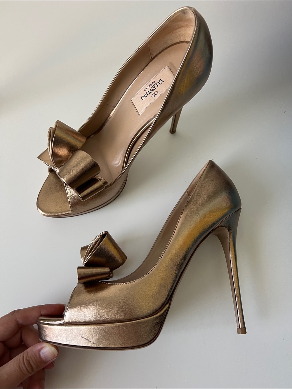 Valentino Garavani Bronze Bow peep toe pump heels 40 fits US 9